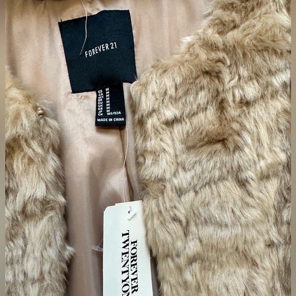 Forever21 Cropped Faux Fur Jacket - US M - Picture 6 of 7